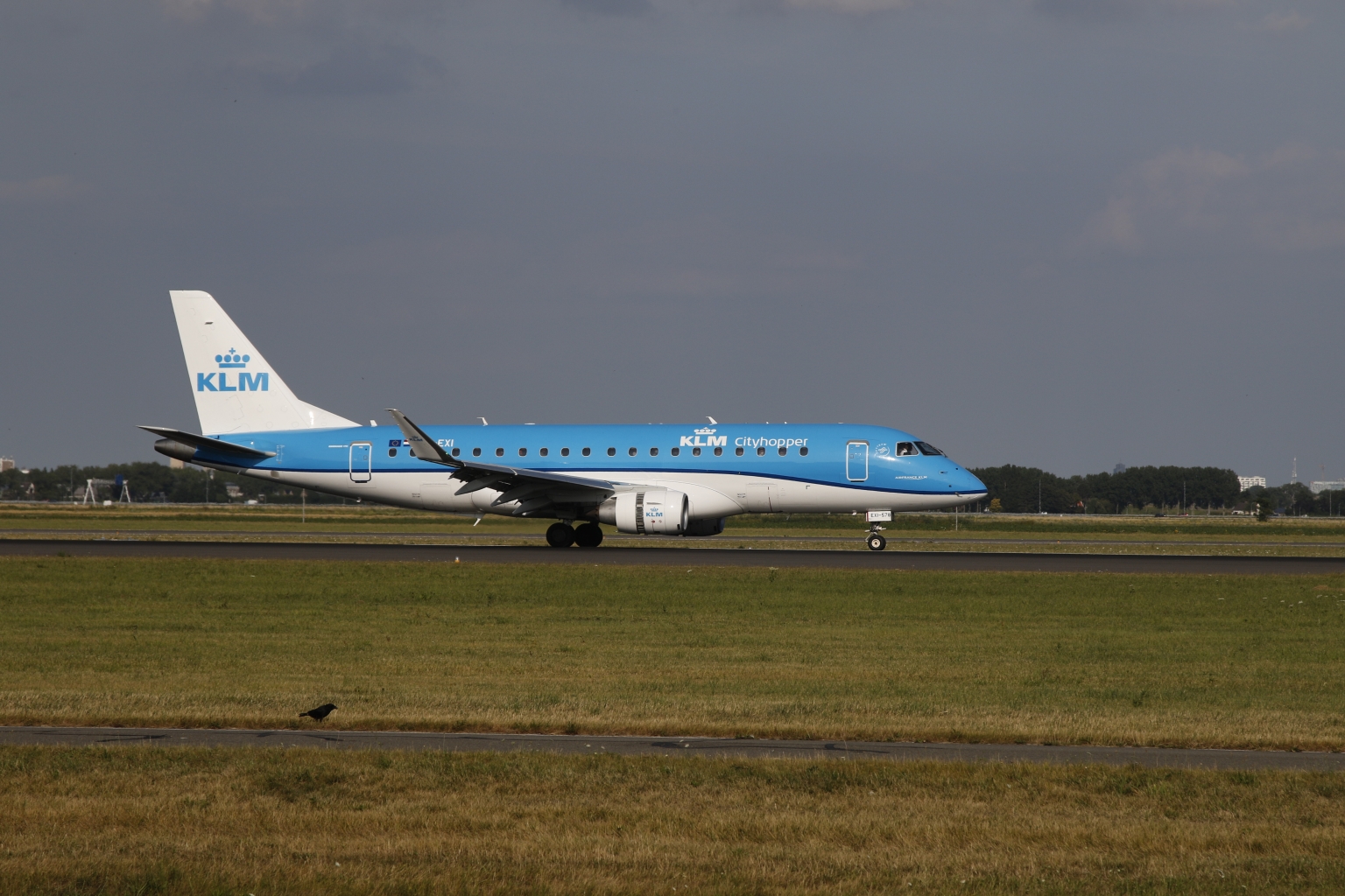 Preview Royal Dutch Airlines KLM PH-EXI Embraer E175STD (3).JPG
